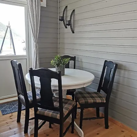 Hytte I Grunnforfjorden - Roen Vakantiehuis *
