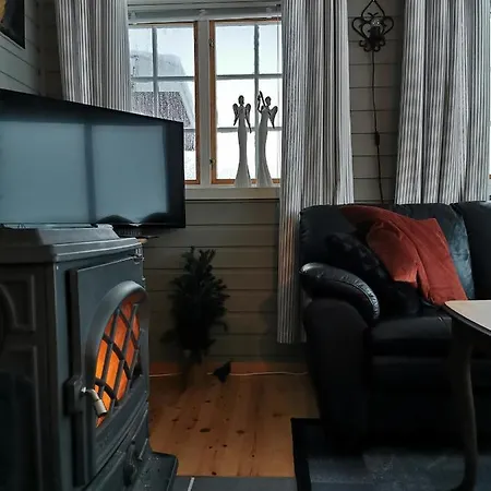 Hytte I Grunnforfjorden - Roen